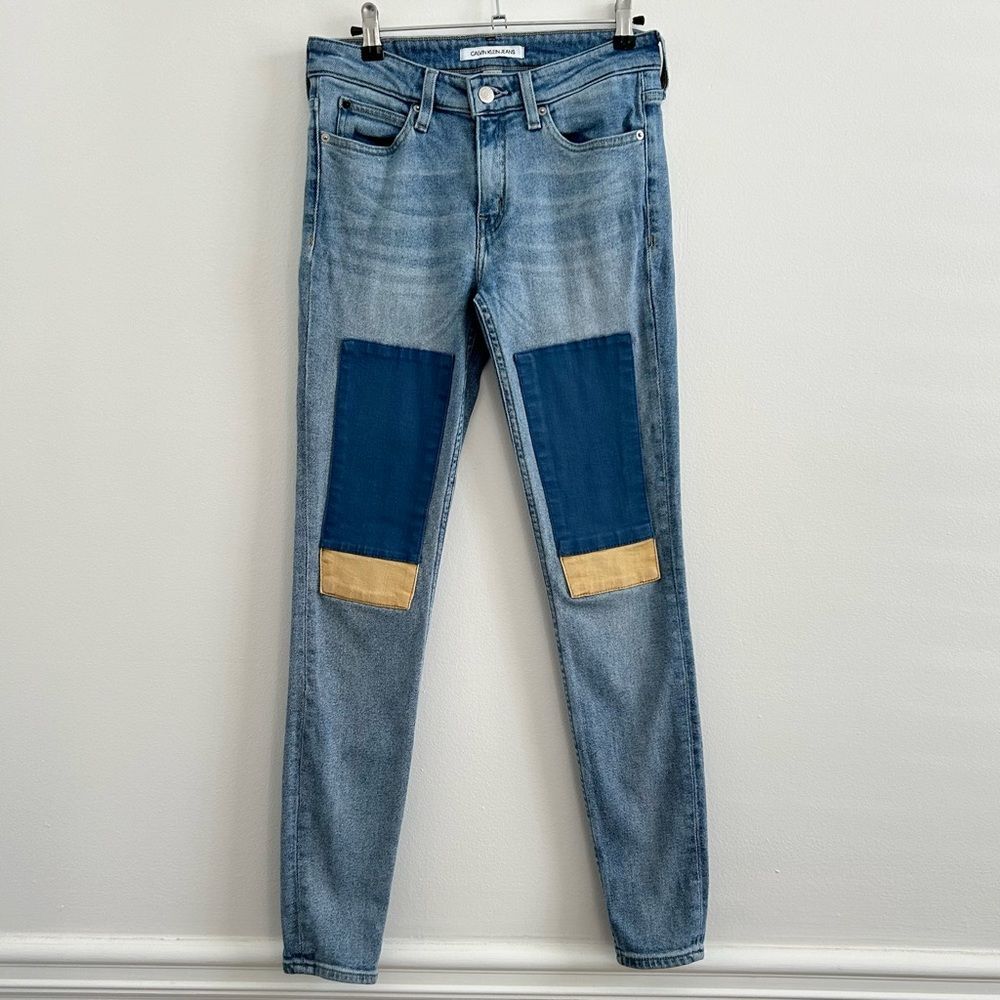 Calvin Klein Jeans CKJ 011 Mid Rise Skinny Jeans in Light Wash size W28 x L32